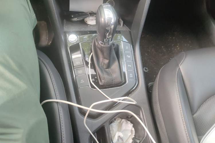 Used Volkswagen Tharu 2020 280TSI Two-Wheel-Drive Flagship Version China VI Gear Lever