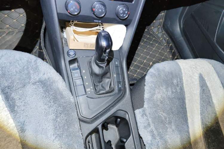 Used Volkswagen Tharu 2020 280TSI Two-Wheel Drive Trend Edition China VI Standard Gear Lever