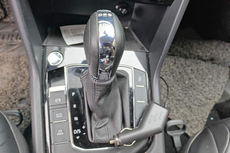 Used Volkswagen Tharu 2020 280TSI Two-Wheel Drive Luxury Edition China VI Standard Gear Lever
