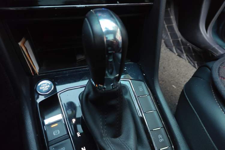 Used Volkswagen Tharu 2020 280TSI Two-Wheel Drive Luxury Plus Version China VI Standard Gear Lever