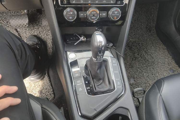 Used Volkswagen Tharu 2020 280TSI Two-Wheel Drive Luxury Edition China VI Standard Gear Lever