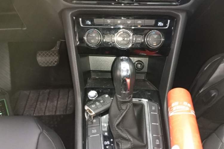 Used Volkswagen Tharu 2020 280TSI Two-Wheel Drive Comfort Edition China VI Standard Gear Lever