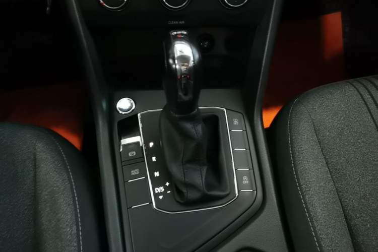 Used Volkswagen Tharu 2020 280TSI Two-Wheel Drive Trend Edition China VI Standard Gear Lever