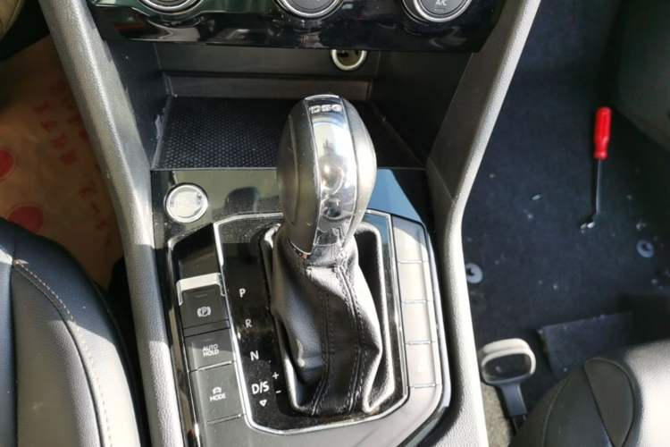 Used Volkswagen Tharu 2020 280TSI Two-Wheel Drive Luxury Plus Version China VI Standard Gear Lever