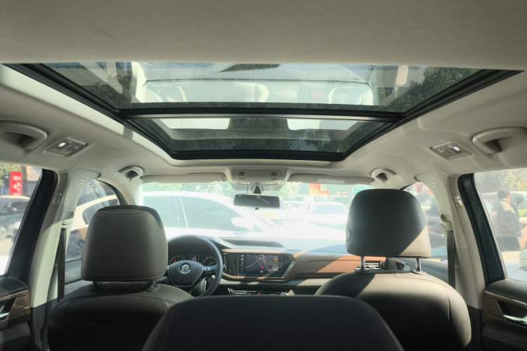 Used Volkswagen Tharu 2020 280TSI Two-Wheel Drive Luxury Edition China VI Standard Headliner