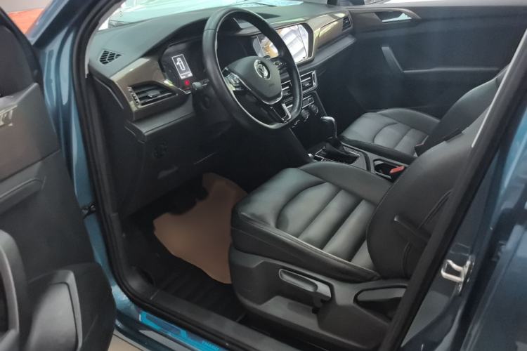 Used Volkswagen Tharu 2020 330TSI All-Wheel-Drive Luxury Edition China VI Standard Interior 1