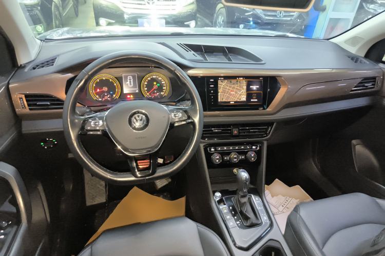 Used Volkswagen Tharu 2020 330TSI All-Wheel-Drive Luxury Edition China VI Standard Interior 2