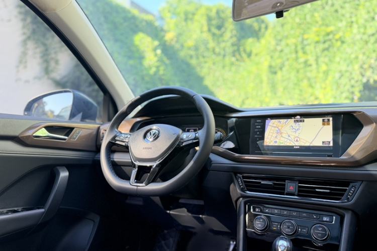 Used Volkswagen Tharu 2020 280TSI Two-Wheel Drive Luxury Edition China VI Standard Interior 2