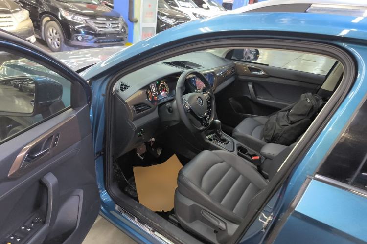 Used Volkswagen Tharu 2020 330TSI All-Wheel-Drive Luxury Edition China VI Standard Interior 3