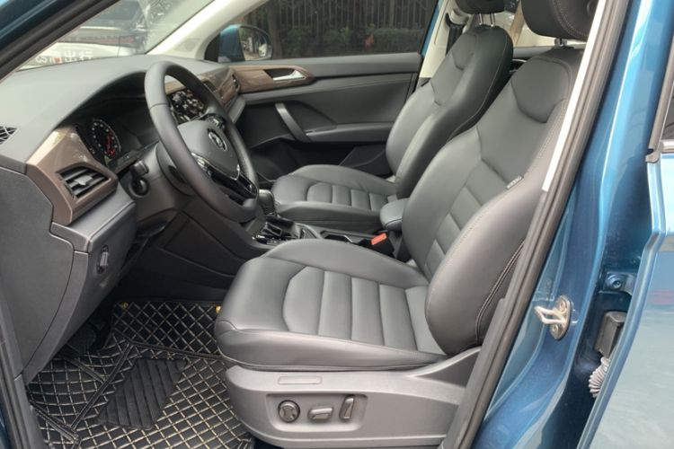 Used Volkswagen Tharu 2020 330TSI All-Wheel-Drive Luxury PLUS China VI Standard Interior 3