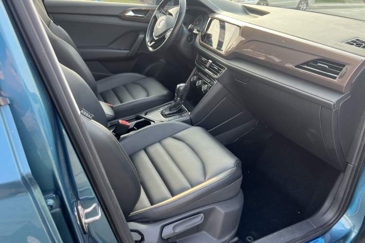 Used Volkswagen Tharu 2020 280TSI Two-Wheel Drive Luxury Edition China VI Standard Interior 4
