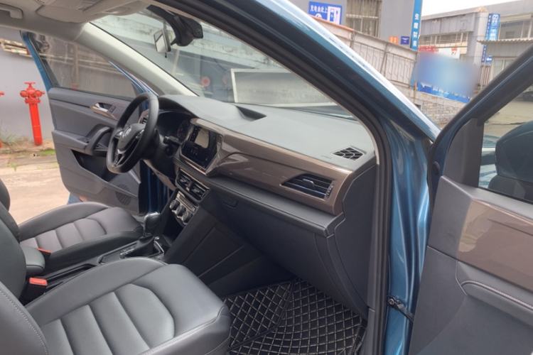 Used Volkswagen Tharu 2020 330TSI All-Wheel-Drive Luxury PLUS China VI Standard Interior 5