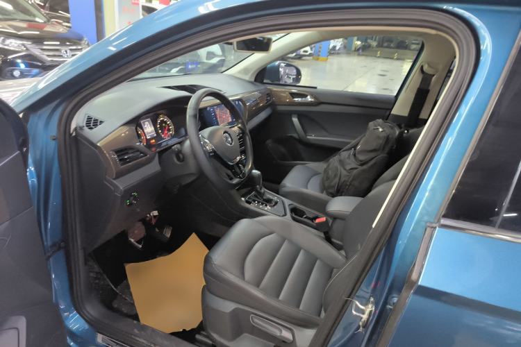 Used Volkswagen Tharu 2020 330TSI All-Wheel-Drive Luxury Edition China VI Standard Left Front Seat