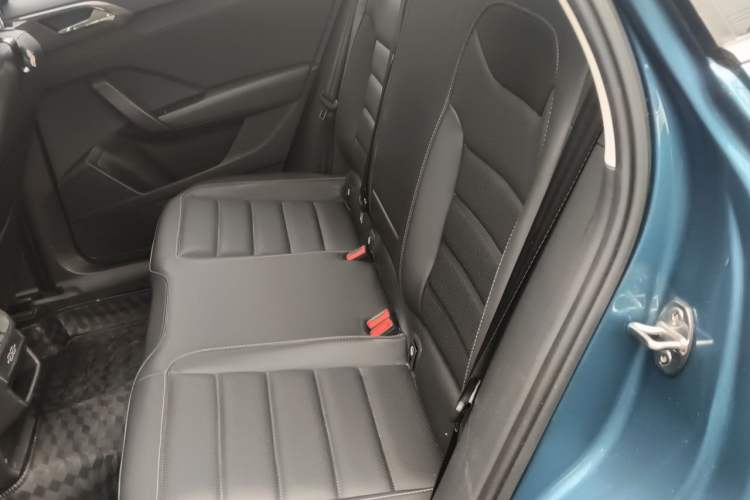 Used Volkswagen Tharu 2020 280TSI Two-Wheel-Drive Flagship Version China VI Left Rear Seat