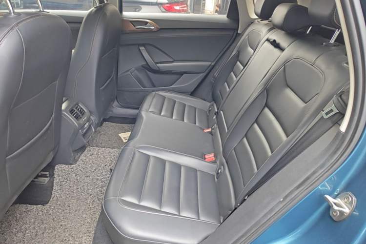 Used Volkswagen Tharu 2020 280TSI Two-Wheel Drive Luxury Edition China VI Standard Left Rear Seat