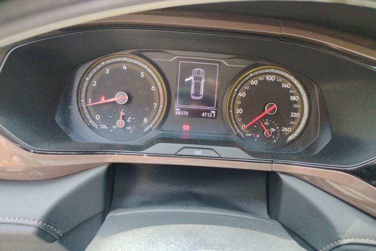 Used Volkswagen Tharu 2020 280TSI Two-Wheel Drive Comfort Edition China VI Standard Odometer Close Up