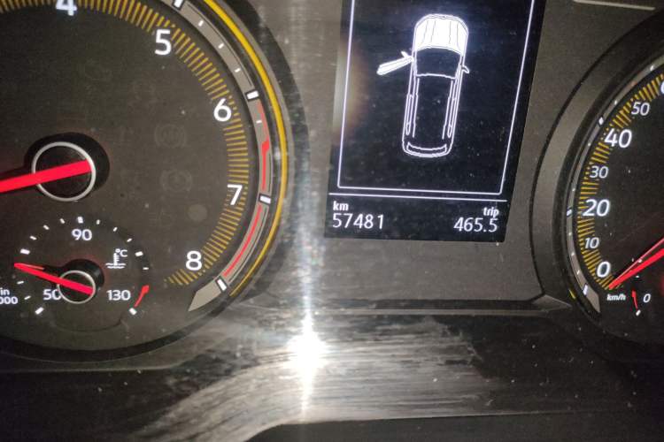 Used Volkswagen Tharu 2020 330TSI All-Wheel-Drive Luxury Edition China VI Standard Odometer Close Up