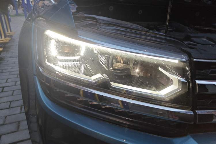 Used Volkswagen Tharu 2020 280TSI Two-Wheel Drive Luxury Plus Version China VI Standard Right Front Headlight
