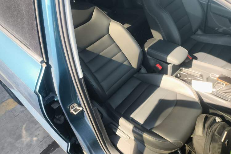 Used Volkswagen Tharu 2020 280TSI Two-Wheel Drive Luxury Edition China VI Standard Right Front Seat