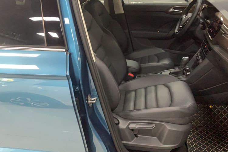 Used Volkswagen Tharu 2020 330TSI All-Wheel-Drive Luxury PLUS China VI Standard Right Front Seat