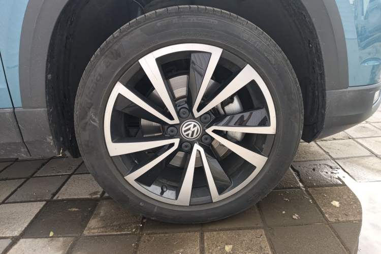 Used Volkswagen Tharu 2020 280TSI Two-Wheel Drive Luxury Edition China VI Standard Right Front Wheel Hub