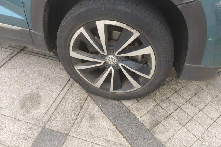 Used Volkswagen Tharu 2020 280TSI Two-Wheel-Drive Flagship Version China VI Right Front Wheel Hub