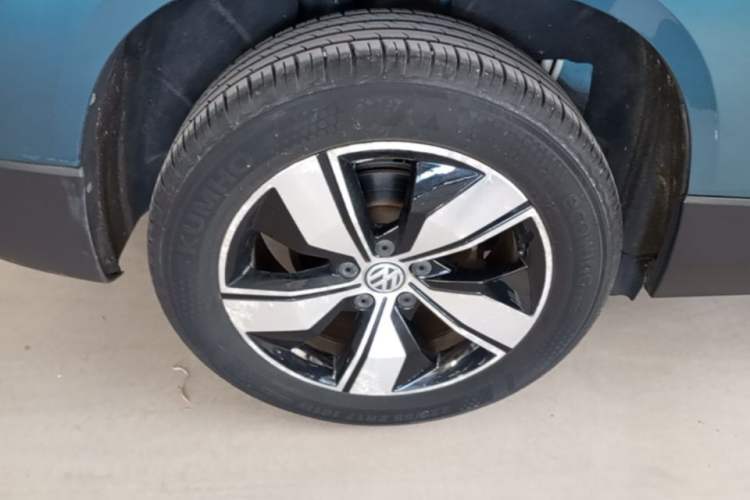 Used Volkswagen Tharu 2020 280TSI Two-Wheel Drive Comfort Edition China VI Standard Right Rear Wheel Hub