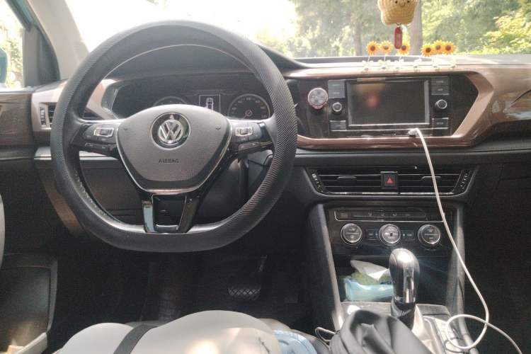 Used Volkswagen Tharu 2020 280TSI Two-Wheel Drive Comfort Edition China VI Standard Steering Wheel