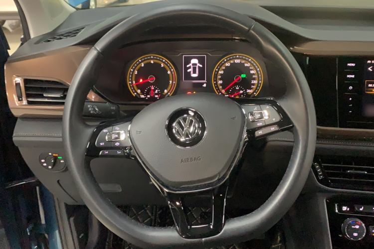 Used Volkswagen Tharu 2020 330TSI All-Wheel-Drive Luxury PLUS China VI Standard Steering Wheel
