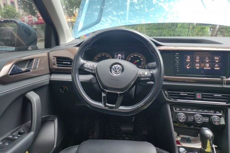 Used Volkswagen Tharu 2020 330TSI All-Wheel-Drive Luxury Edition China VI Standard Steering Wheel