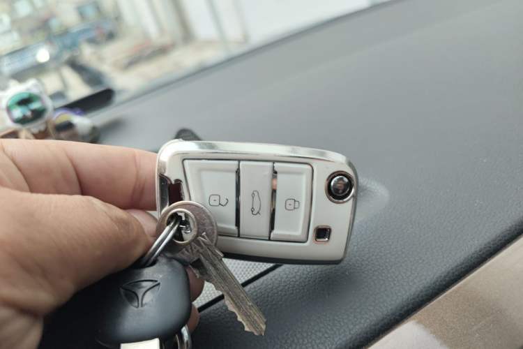 Used Volkswagen Tharu 2020 280TSI Two-Wheel Drive Luxury Edition China VI Standard Vehicle Key