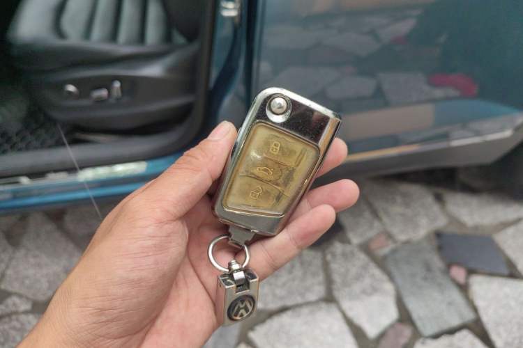 Used Volkswagen Tharu 2020 330TSI All-Wheel-Drive Luxury Edition China VI Standard Vehicle Key