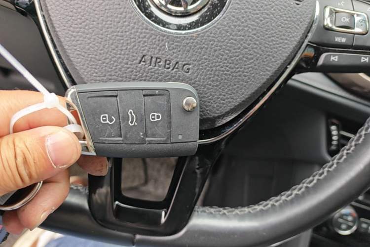 Used Volkswagen Tharu 2020 280TSI Two-Wheel Drive Luxury Edition China VI Standard Vehicle Key