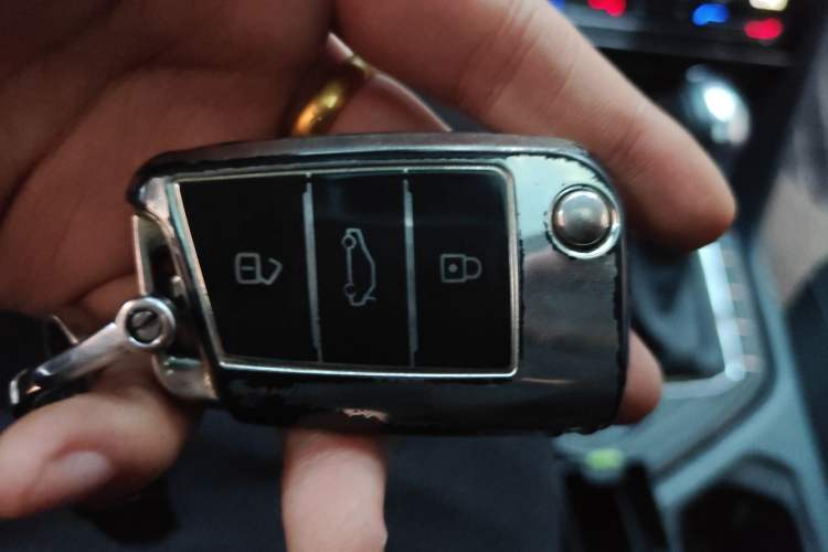 Used Volkswagen Tharu 2020 280TSI Two-Wheel Drive Luxury Plus Version China VI Standard Vehicle Key
