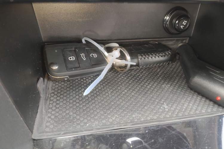 Used Volkswagen Tharu 2020 280TSI Two-Wheel Drive Luxury Edition China VI Standard Vehicle Key