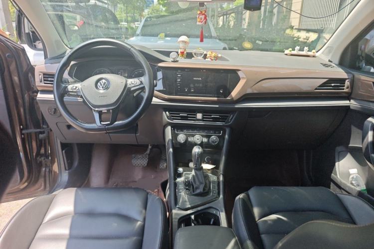 Used Volkswagen Tharu 2020 280TSI Two-Wheel Drive Luxury Edition China VI Standard Center Console