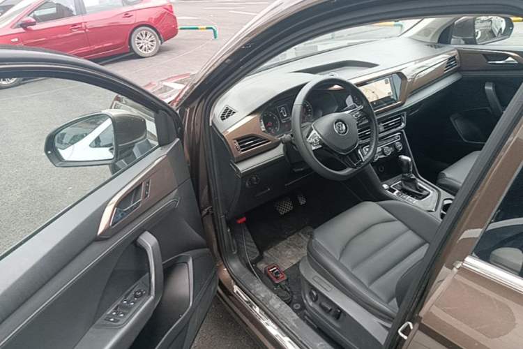 Used Volkswagen Tharu 2020 Facelift 330TSI Four-Wheel Drive Luxury PLUS Version China VI Standard Driver Seat