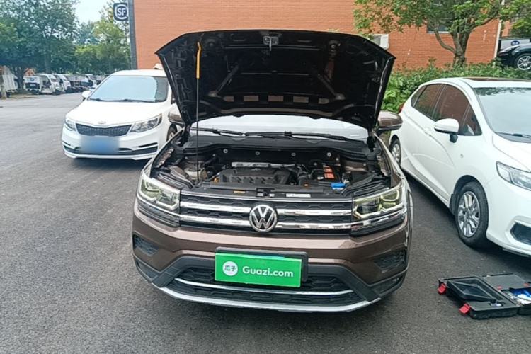 Used Volkswagen Tharu 2020 Facelift 330TSI Four-Wheel Drive Luxury PLUS Version China VI Standard Engine Bay