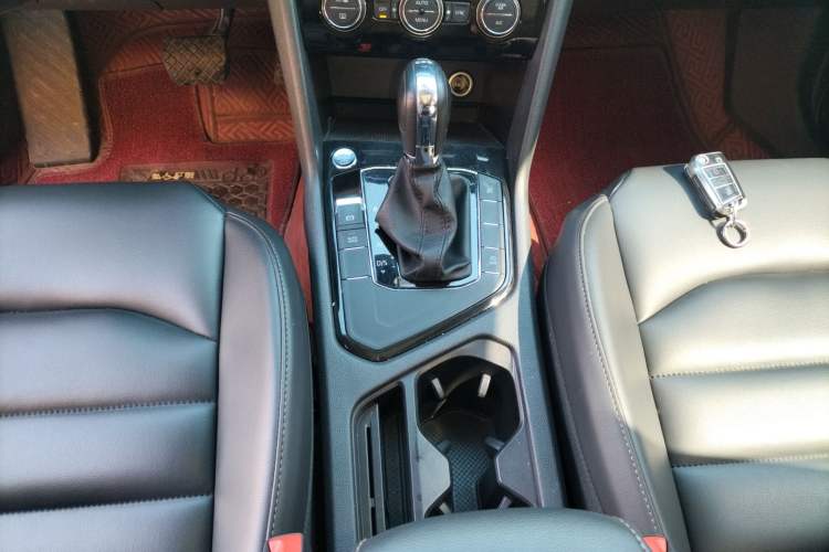 Used Volkswagen Tharu 2020 280TSI Two-Wheel Drive Comfort Edition China VI Standard Gear Lever