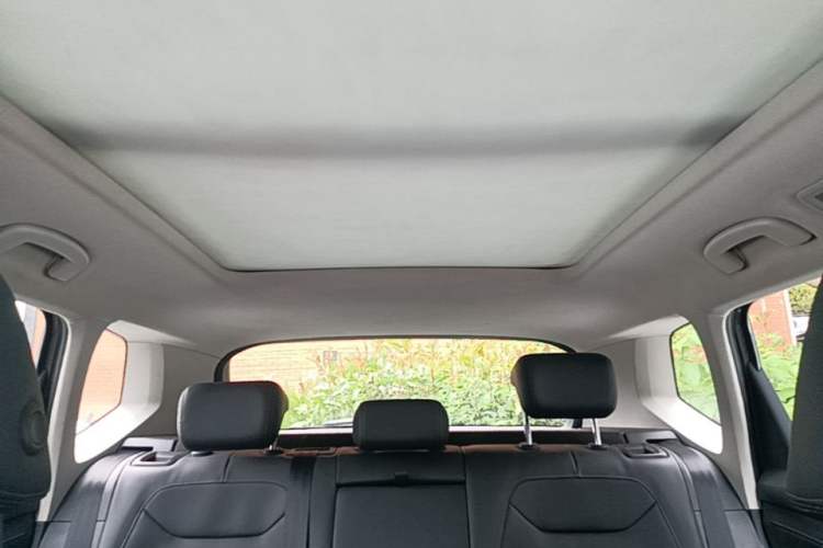 Used Volkswagen Tharu 2020 Facelift 330TSI Four-Wheel Drive Luxury PLUS Version China VI Standard Headliner
