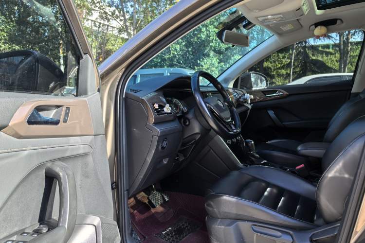 Used Volkswagen Tharu 2020 280TSI Two-Wheel Drive Comfort Edition China VI Standard Interior 2