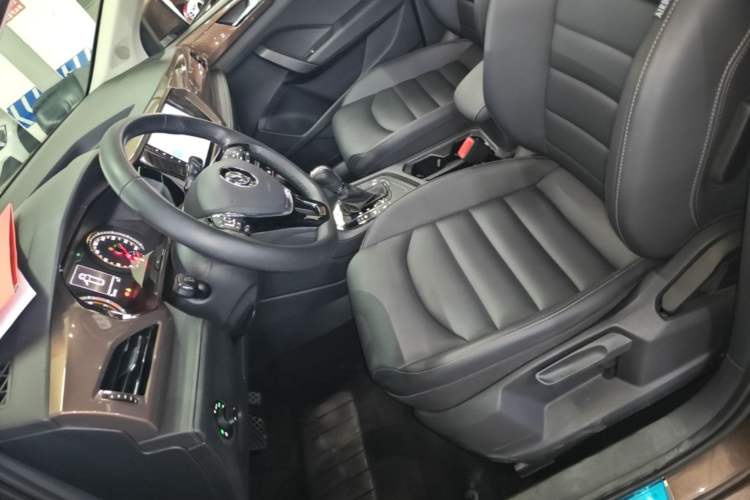 Used Volkswagen Tharu 2020 280TSI Two-Wheel Drive Luxury Edition China VI Standard Left Front Seat