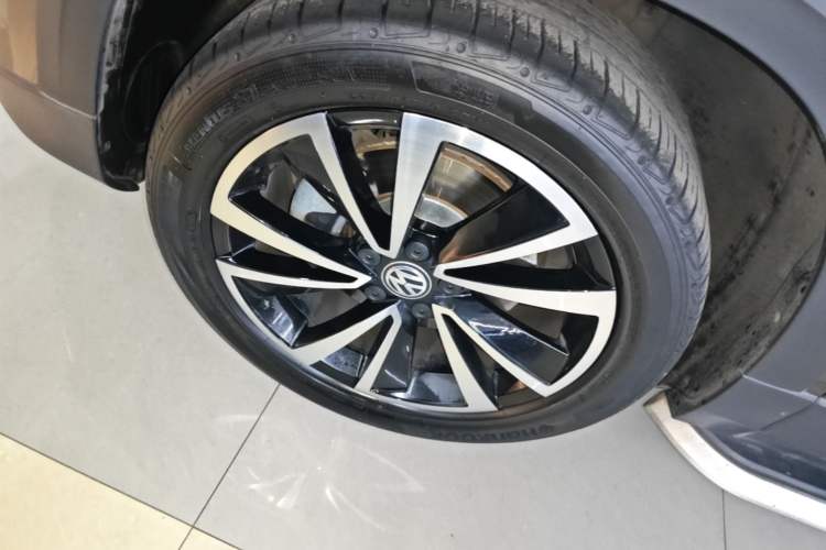 Used Volkswagen Tharu 2020 280TSI Two-Wheel Drive Luxury Edition China VI Standard Left Front Wheel Hub