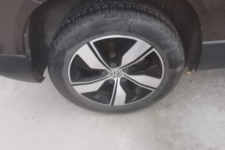 Used Volkswagen Tharu 2020 280TSI Two-Wheel Drive Comfort Edition China VI Standard Right Rear Wheel Hub