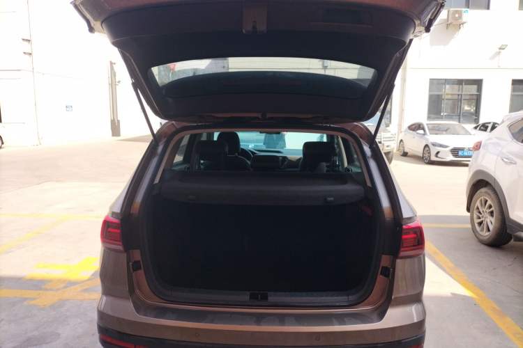 Used Volkswagen Tharu 2020 280TSI Two-Wheel Drive Comfort Edition China VI Standard Trunk