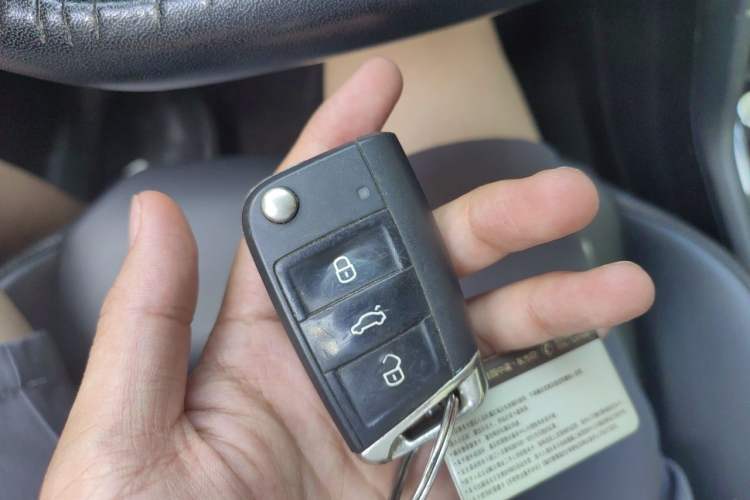 Used Volkswagen Tharu 2020 280TSI Two-Wheel Drive Luxury Plus Version China VI Standard Vehicle Key