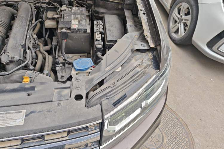 Used Volkswagen Tharu 2020 280TSI Two-Wheel Drive Luxury Edition China VI Standard Engine Bay Left