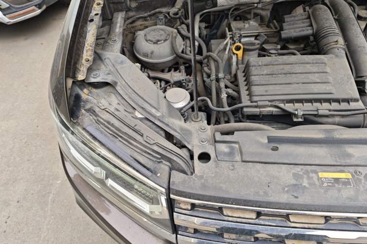Used Volkswagen Tharu 2020 280TSI Two-Wheel Drive Luxury Edition China VI Standard Engine Bay Right