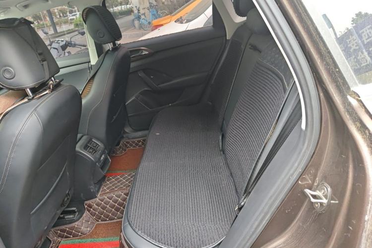 Used Volkswagen Tharu 2020 280TSI Two-Wheel Drive Luxury Edition China VI Standard Left Rear Seat