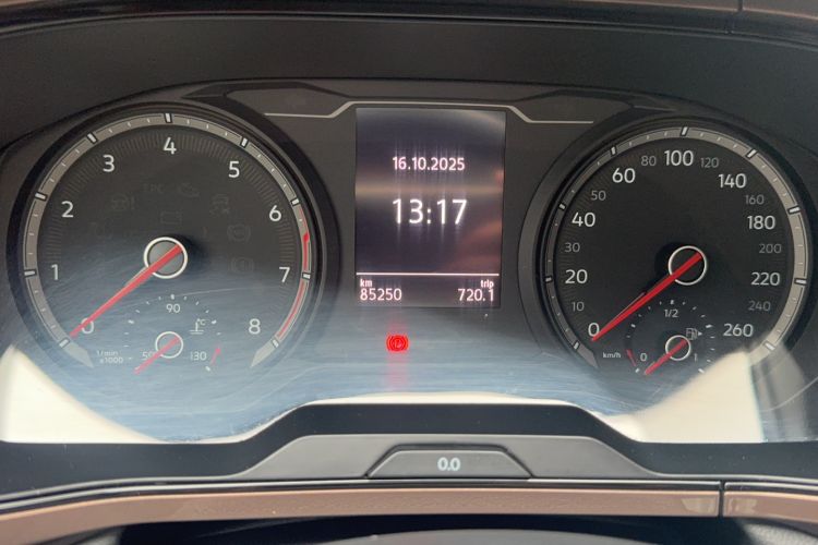 Used Volkswagen Tharu 2020 280TSI Two-Wheel Drive Luxury Edition China VI Standard Odometer Close Up